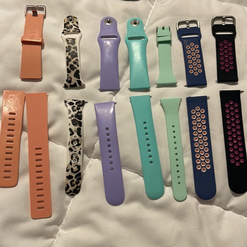 Fitbit Versa Bundle - Picture 3 of 6